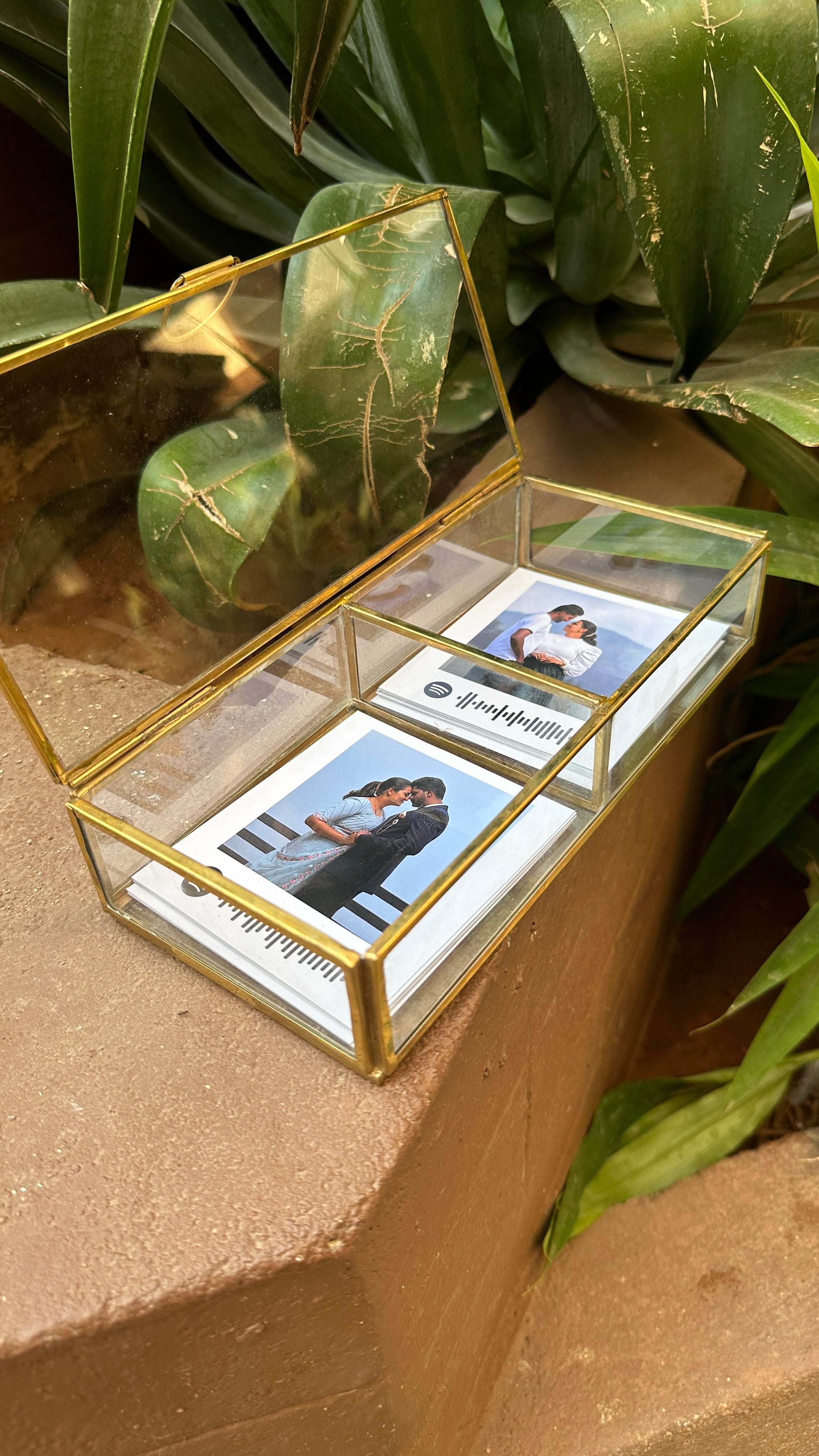 Vintage glass memory box – Leegifts